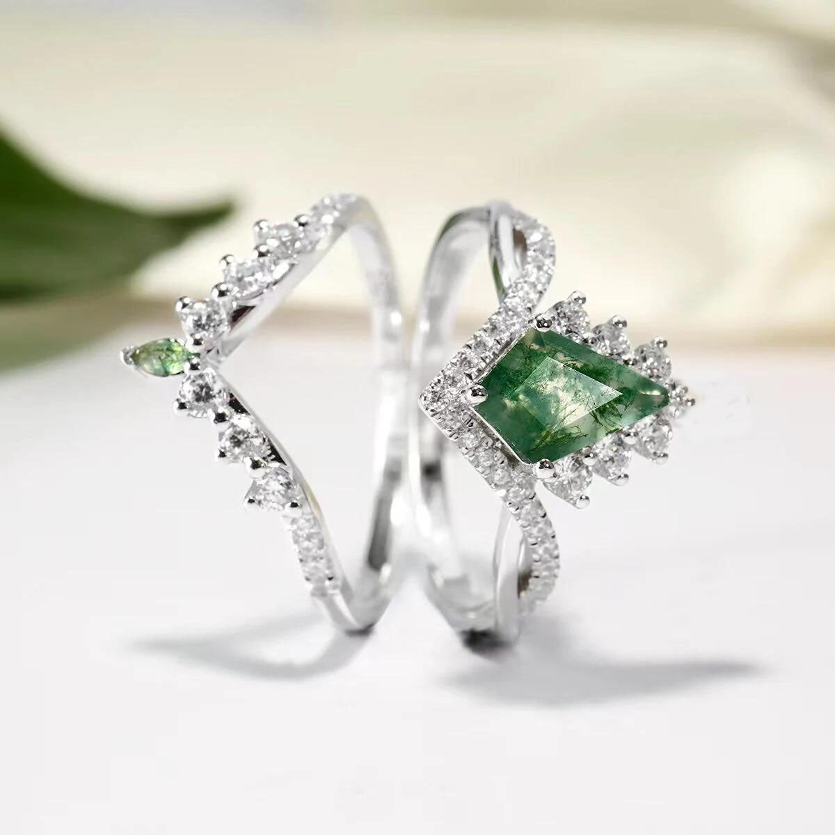 Vintage Kite Cut Green Moss Agate Engagement Ring Set 14k Marquise Cut Moissanite Ring For Women Unique Bridal Wedding Ring Set